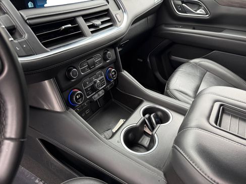 Used 2024 Chevrolet Tahoe LT image 13