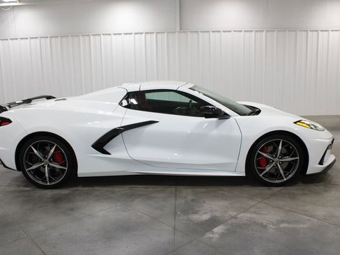 Used 2023 Chevrolet Corvette Stingray Preferred Conv w/ Z51 Performance Package RWD image 11