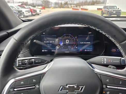 Used 2025 Chevrolet Traverse Z71 w/ Driver Confidence Package image 14