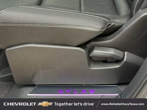 Used 2023 Volkswagen Atlas Cross Sport SEL R-Line AWD/4WD image 31