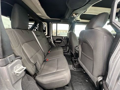 Used 2020 Jeep Wrangler Unlimited Sport image 32