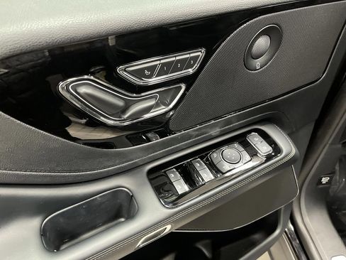 Used 2025 Lincoln Aviator Reserve image 31