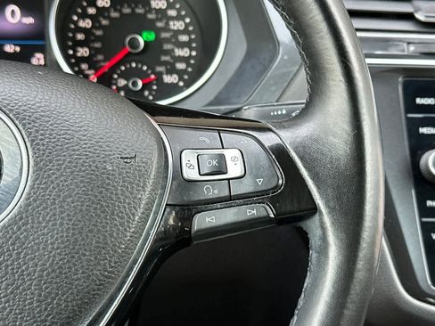 Used 2018 Volkswagen Tiguan SE image 28