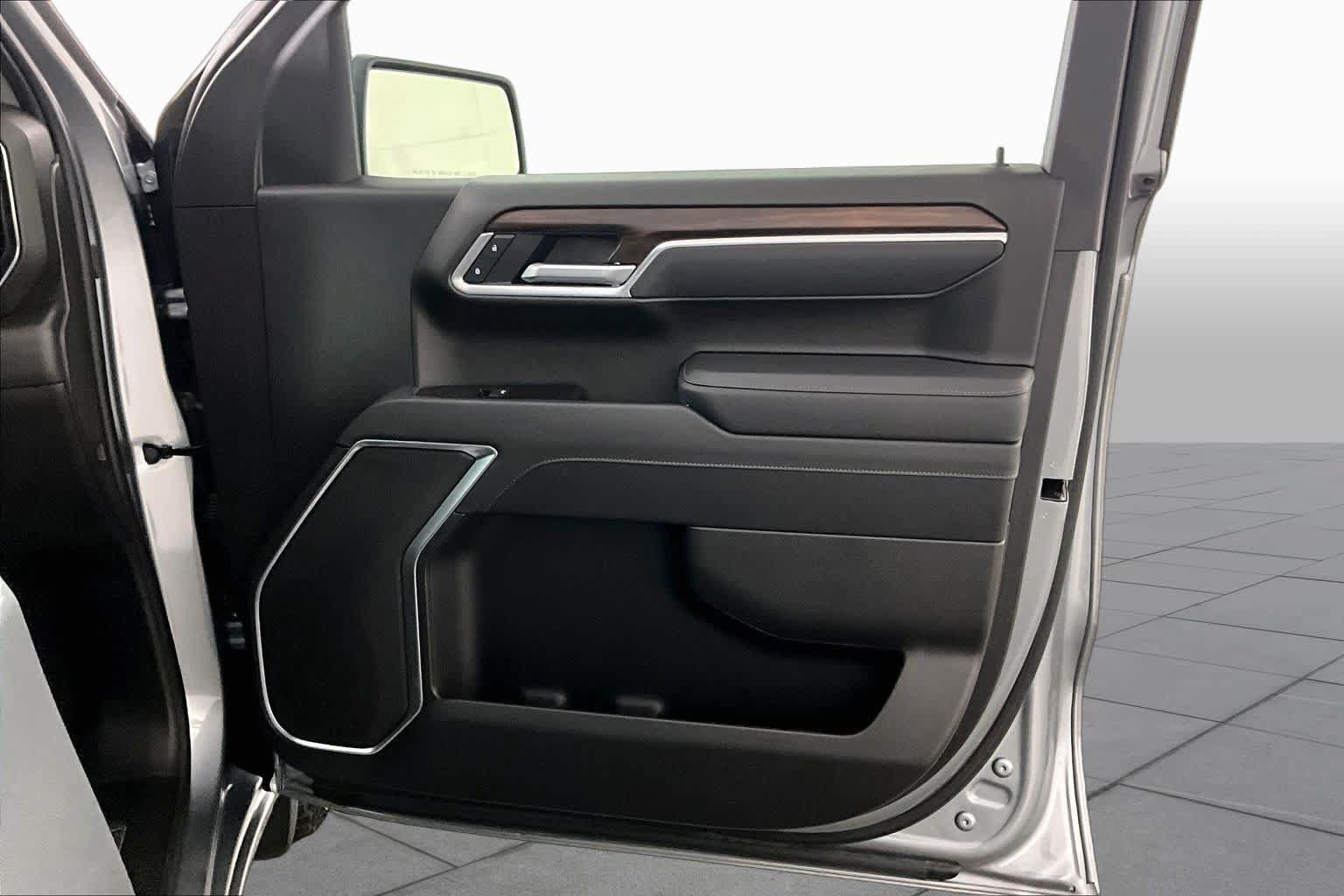 Certified 2026 GMC Sierra 1500 SLT AWD/4WD image 25