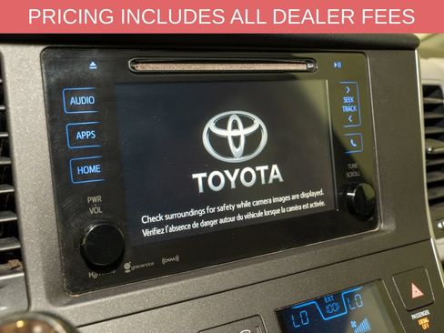Used 2017 Toyota Sienna XLE FWD image 13