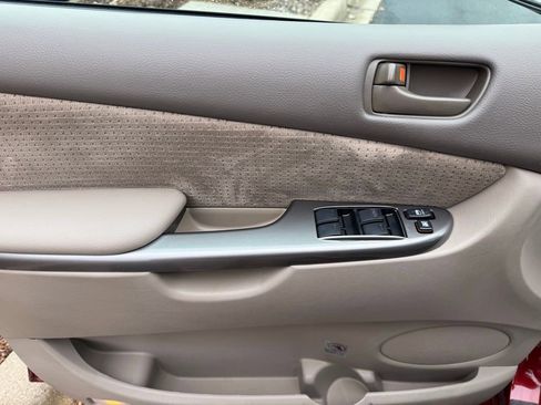 Used 2010 Toyota Sienna LE FWD image 16