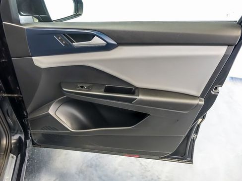 Used 2022 Volkswagen Taos SE image 28