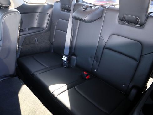 Used 2024 Nissan Pathfinder SL image 10