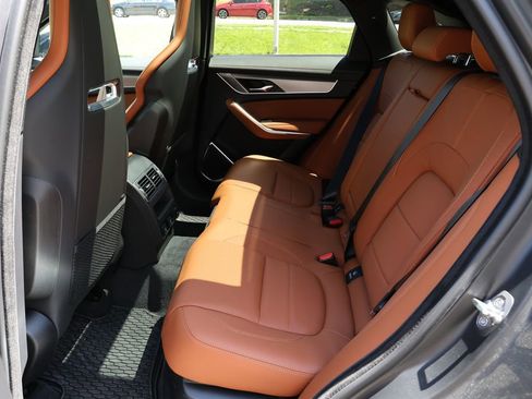 New 2026 Jaguar F-PACE R-Dynamic S AWD/4WD image 10