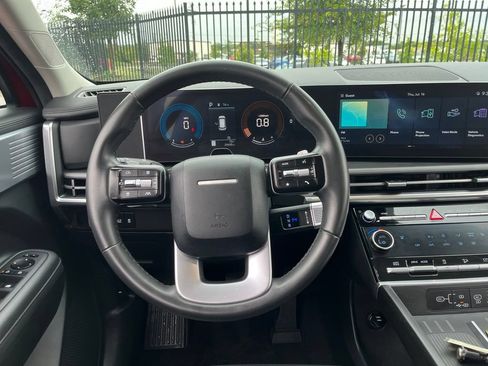 Used 2025 Hyundai Santa Fe SEL FWD image 15