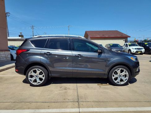 Used 2019 Ford Escape Titanium AWD/4WD image 3