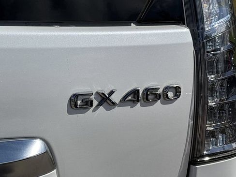 Used 2022 Lexus GX 460 Luxury w/ Off Road Package AWD/4WD image 6