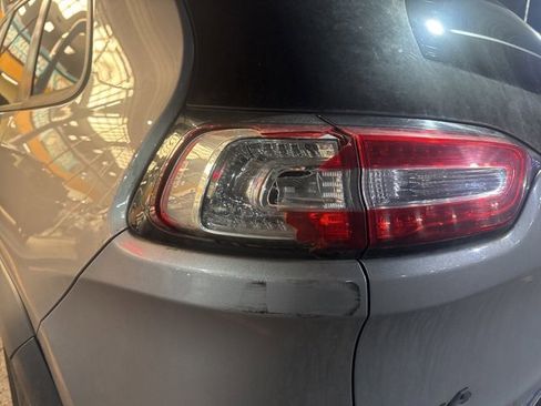 Used 2016 Jeep Cherokee Trailhawk w/ Leather Interior Group image 9