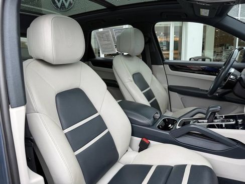 Used 2019 Porsche Cayenne S image 27