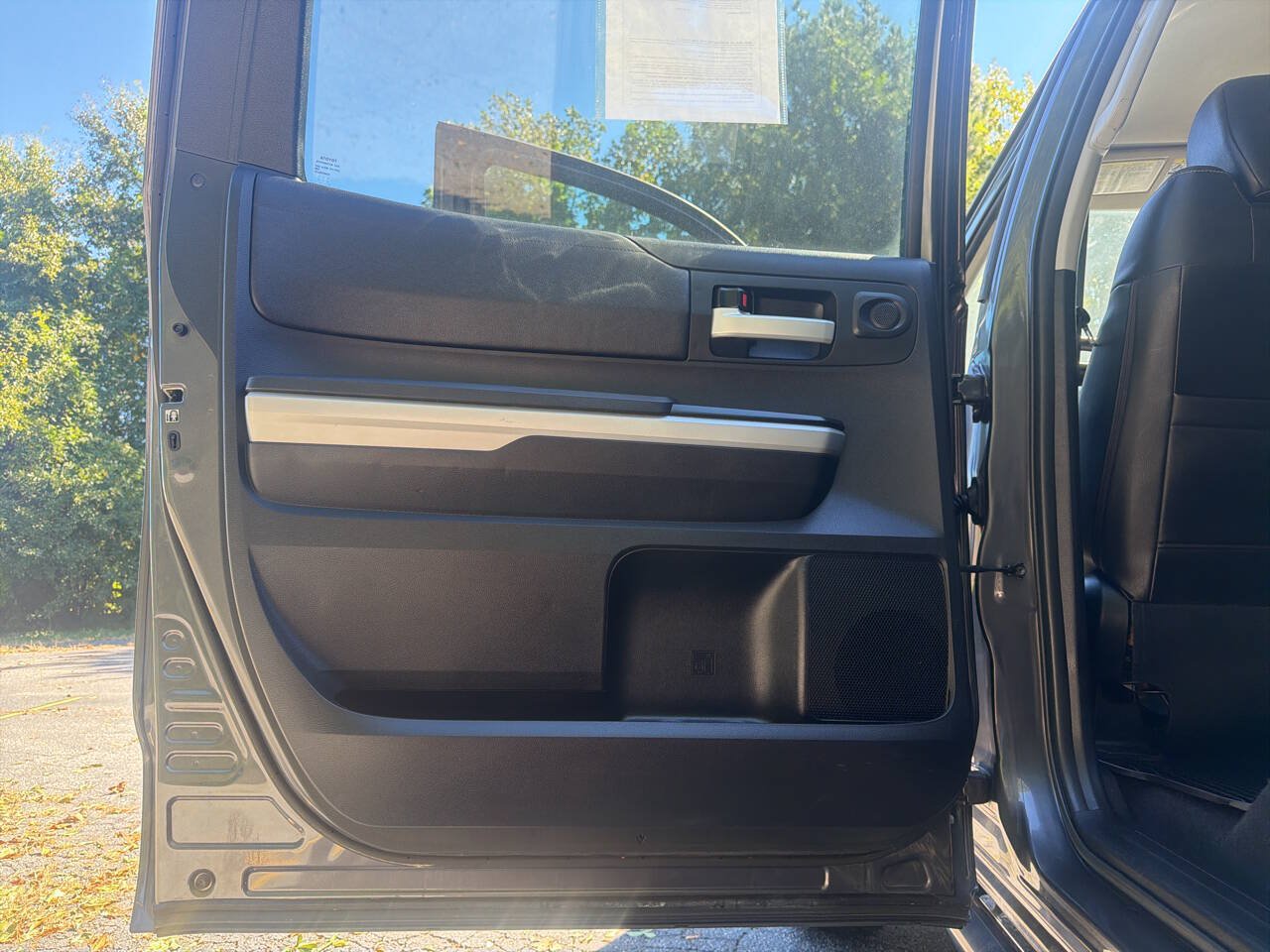 Used 2018 Toyota Tundra SR5 w/ SR5 Upgrade Package AWD/4WD image 16