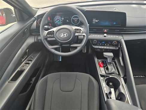 New 2025 Hyundai Elantra SEL image 9