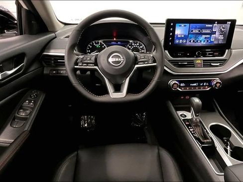 New 2026 Nissan Altima 2.5 SR w/ SR Midnight Edition Package FWD image 22