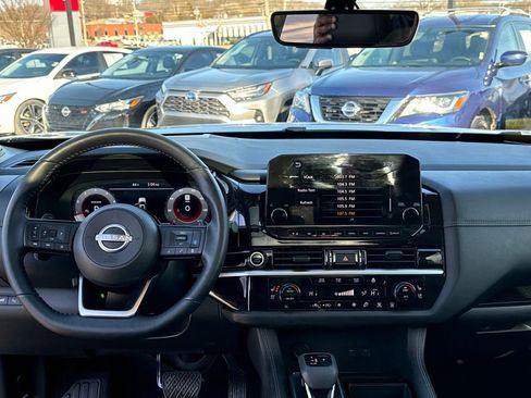 Certified 2024 Nissan Pathfinder Platinum w/ Cargo Package image 12