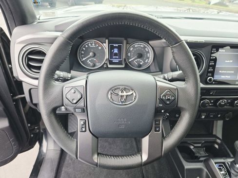 Used 2020 Toyota Tacoma TRD Off-Road w/ TRD Premium Off Road Package image 23