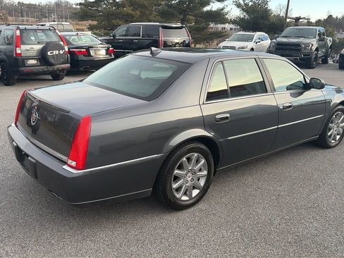 Used 2010 Cadillac DTS Premium image 31