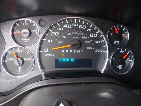 Used 2023 GMC Savana 2500 w/ Driver Convenience Package image 8