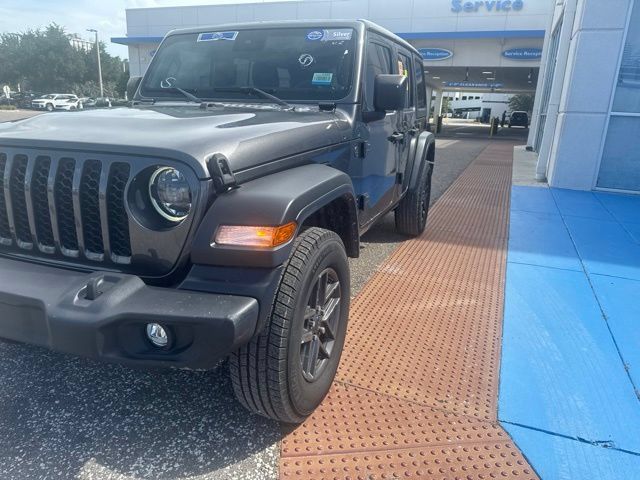 Used 2024 Jeep Wrangler Unlimited Sport AWD/4WD image 7