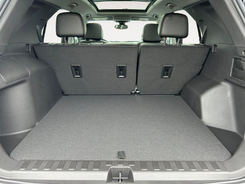 Used 2024 Chevrolet Equinox Premier AWD/4WD image 19