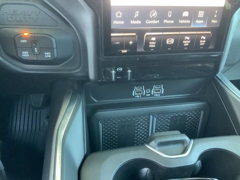 New 2025 RAM 2500 Laramie AWD/4WD image 27