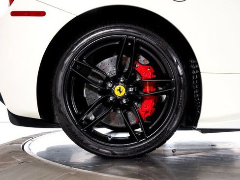 Used 2018 Ferrari 488 Spider RWD image 20