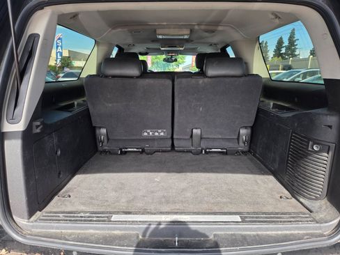Used 2013 Cadillac Escalade ESV Premium RWD image 10