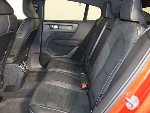 Used 2023 Volvo C40 P8 Recharge Plus w/ Protection Package Premier AWD/4WD image 14