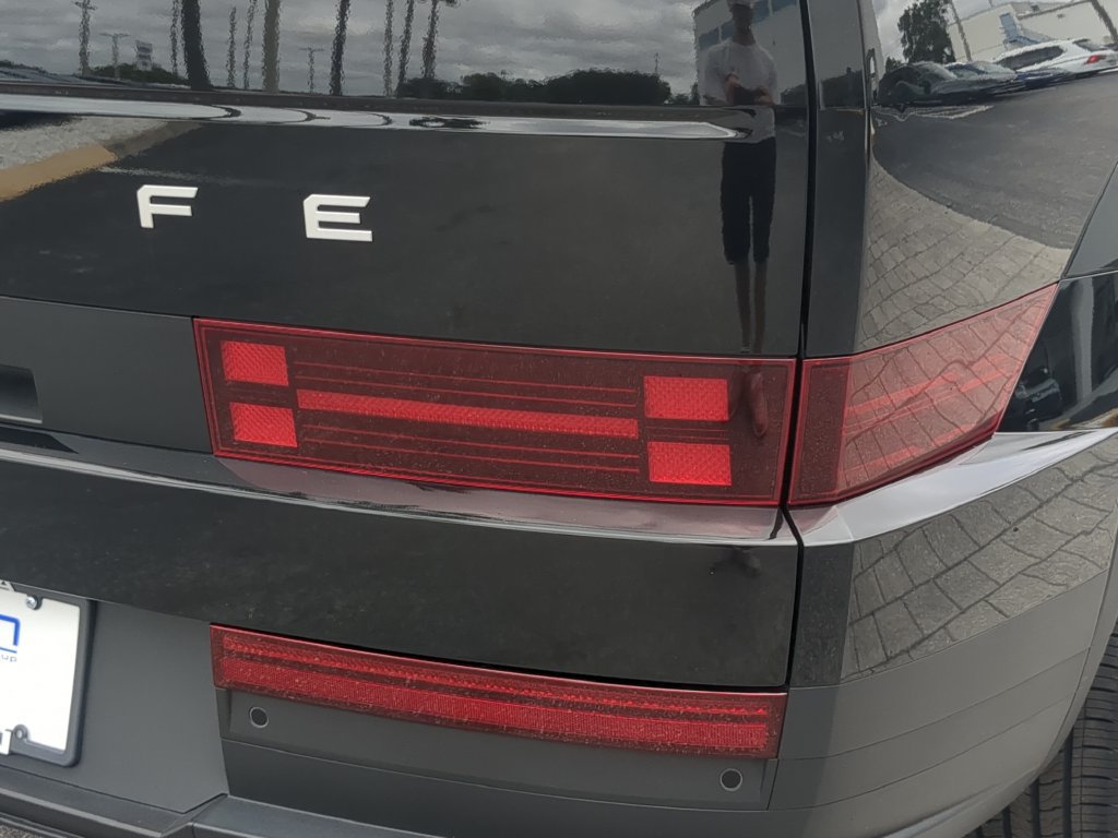 Used 2025 Hyundai Santa Fe SEL FWD image 7