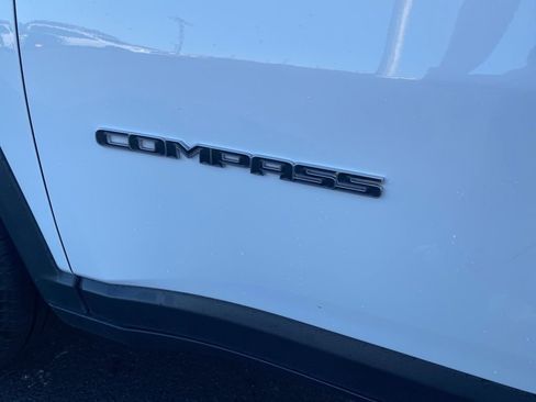 Used 2024 Jeep Compass Latitude image 44