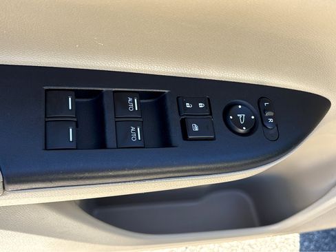 Used 2015 Honda Accord EX-L image 27