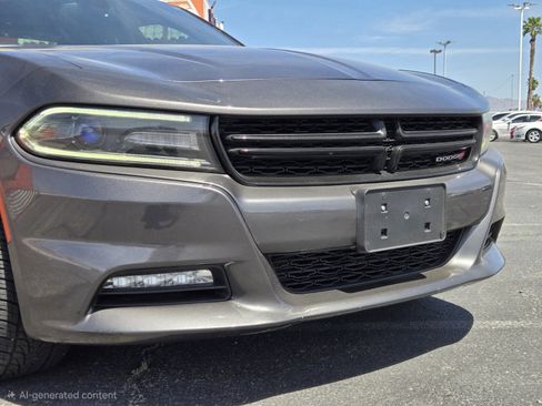 Used 2016 Dodge Charger SXT RWD image 5