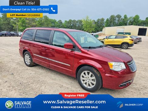 Used 2015 Chrysler Town & Country Touring FWD image 5