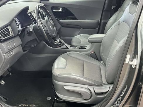 Used 2017 Kia Niro EX FWD image 13