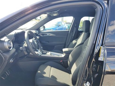 New 2025 Alfa Romeo Tonale image 18