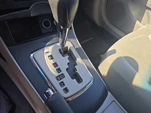 Used 2010 Toyota Corolla LE image 16