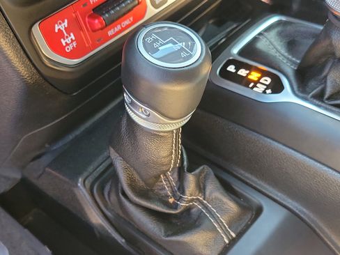 Used 2021 Jeep Wrangler Unlimited Rubicon image 33