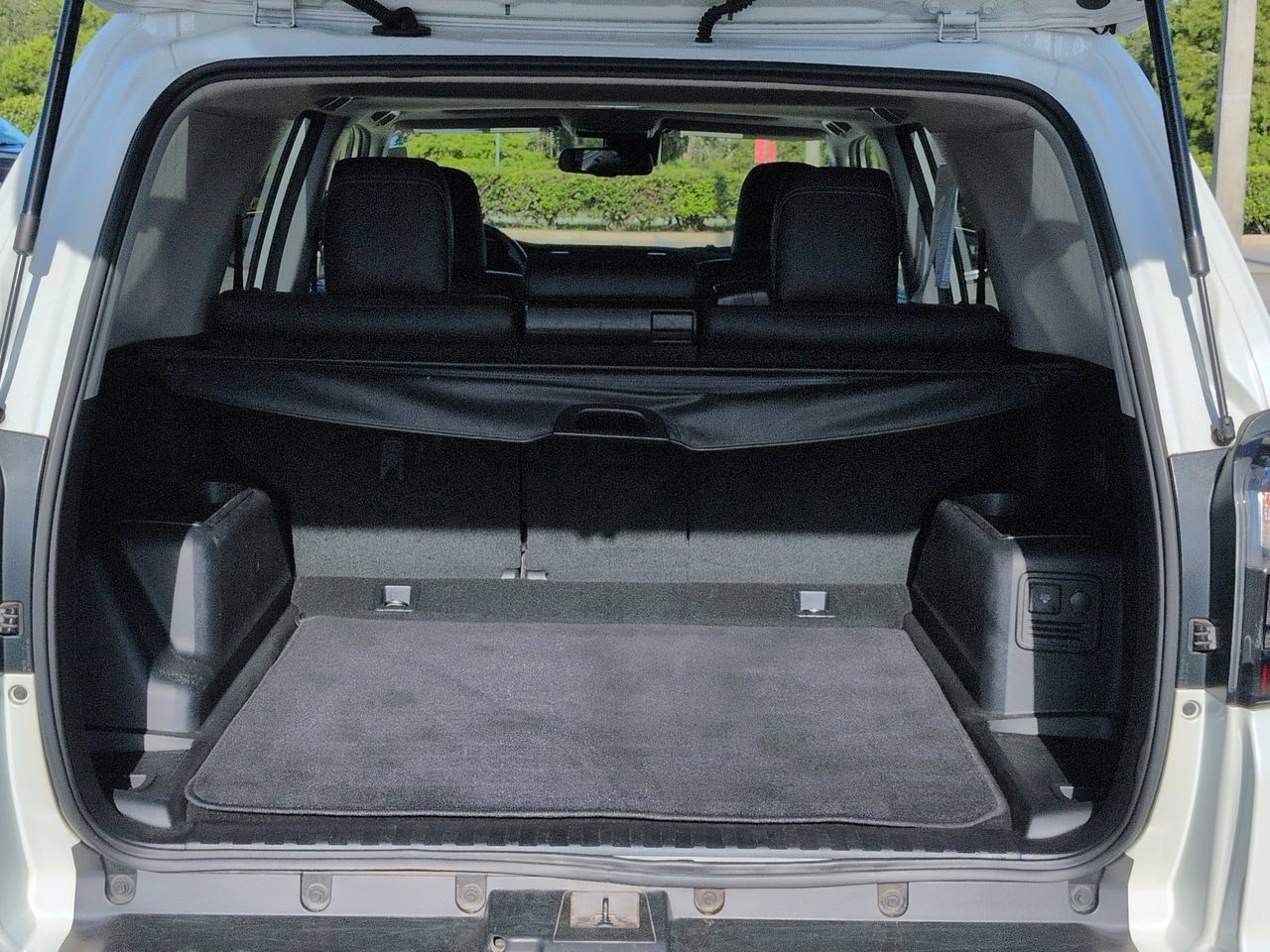 Used 2021 Toyota 4Runner Limited RWD image 12