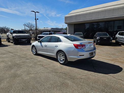Used 2015 Chevrolet Malibu LT w/ Power Convenience Package image 4