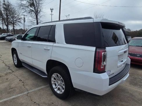 Used 2017 GMC Yukon SLT image 8