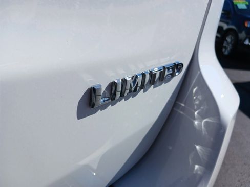 Used 2021 Jeep Grand Cherokee Limited image 13