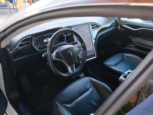 Used 2015 Tesla Model S 70 RWD image 34