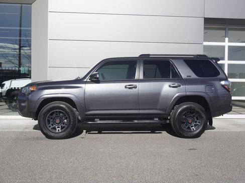 Used 2021 Toyota 4Runner SR5 Premium image 8