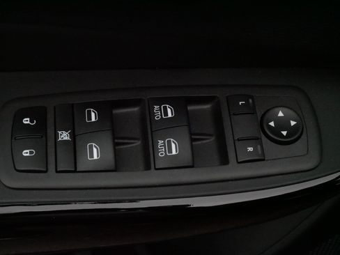 Certified 2023 Jeep Cherokee Altitude Lux image 19