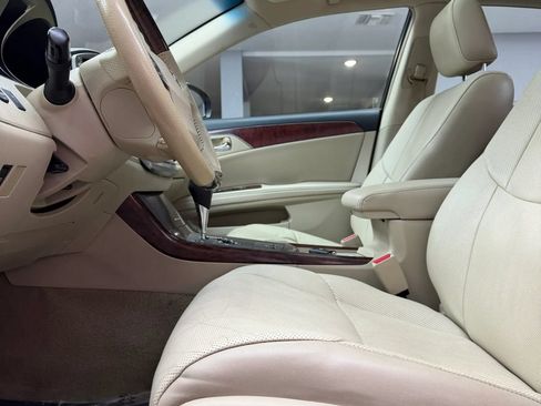 Used 2011 Toyota Avalon Limited FWD image 12