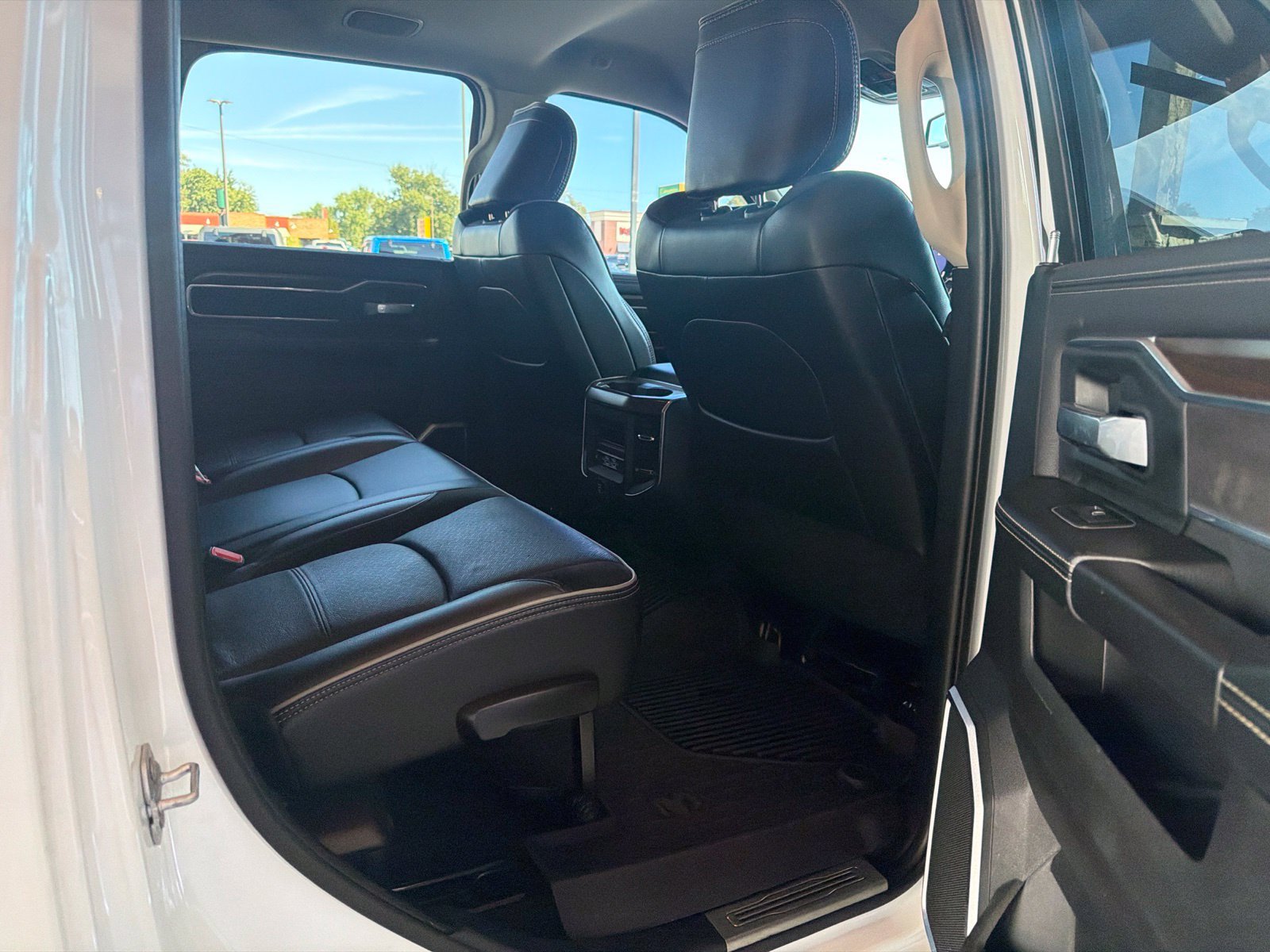 Used 2022 RAM 2500 Laramie AWD/4WD image 5