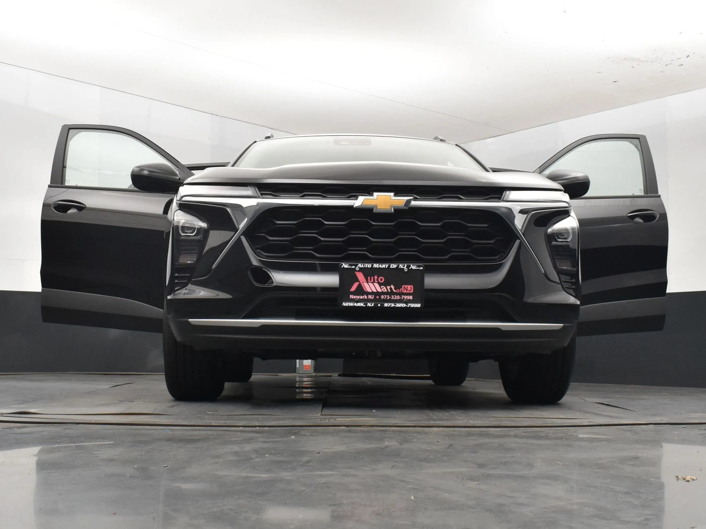 Used 2026 Chevrolet Trax LT FWD image 11